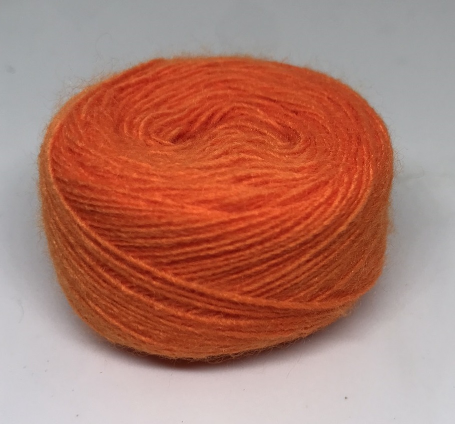 Акрилова нитка для вишивки 830 помаранчевий
