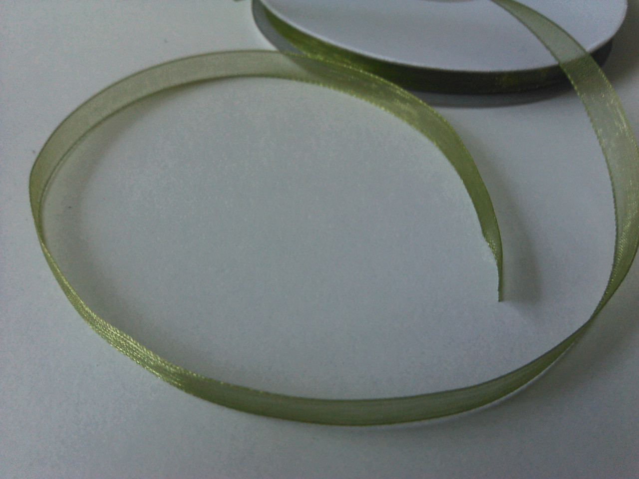 Зеленая лента из органзы для вышивки и декора 0,6 см. Пометрово.