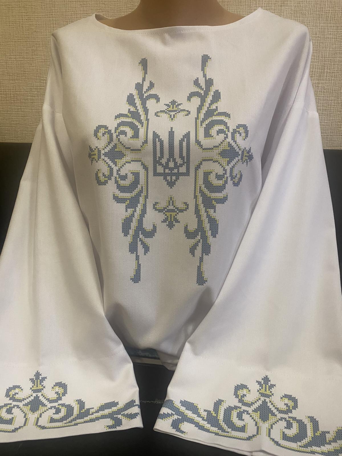 Пошита жіноча блуза для вишивання бісером або нитками БЖ-217-1