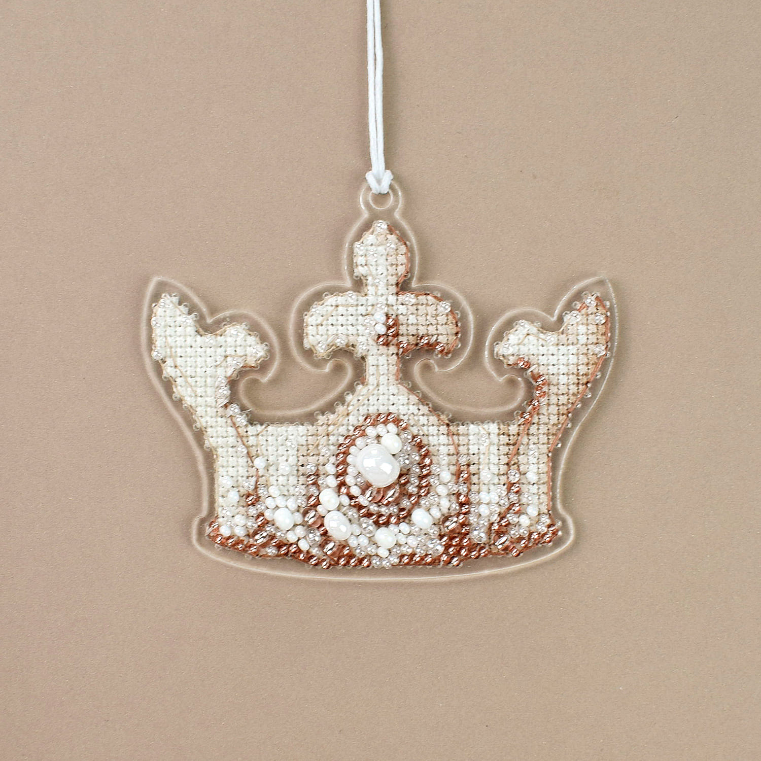 Набір для вишивки новорічної іграшки на акрилі НА-009 Чарівний блиск