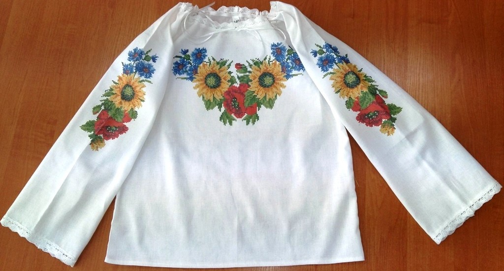 Пошита сорочка на дівчинку для вишивання бісером або нитками ШВД-04