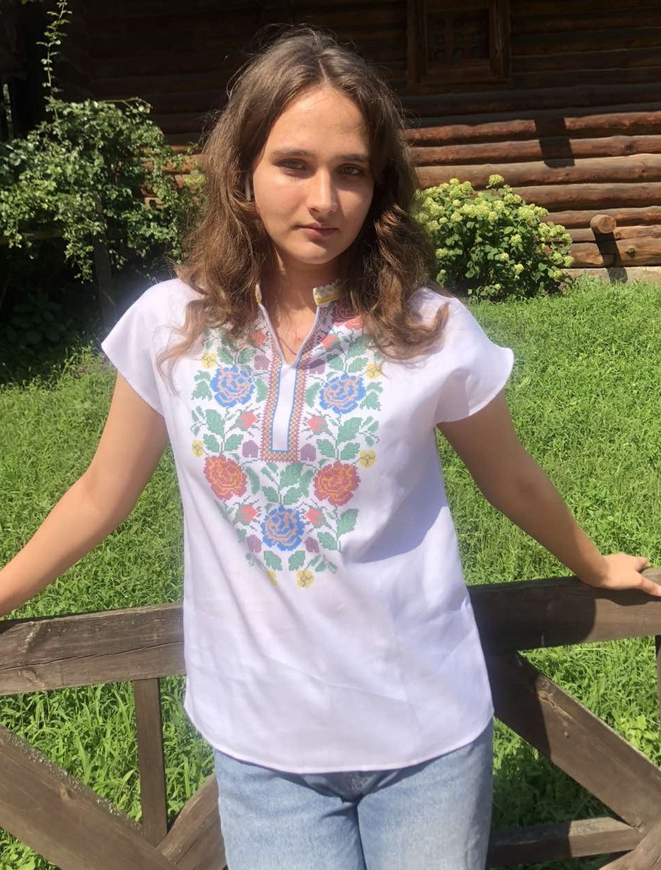 Пошита жіноча безрукавка для вишивання №3