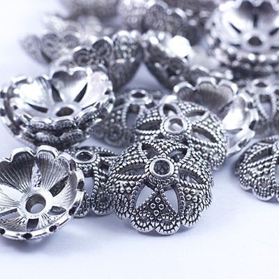 Шапочки для намистин металеві, квітка, колір античне срібло УТ0028038