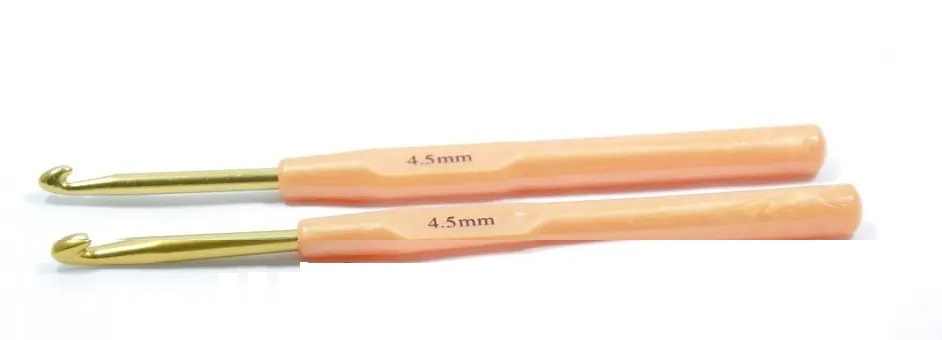 Гачок для в'язання з пластмасовою ручкою 4,5 мм