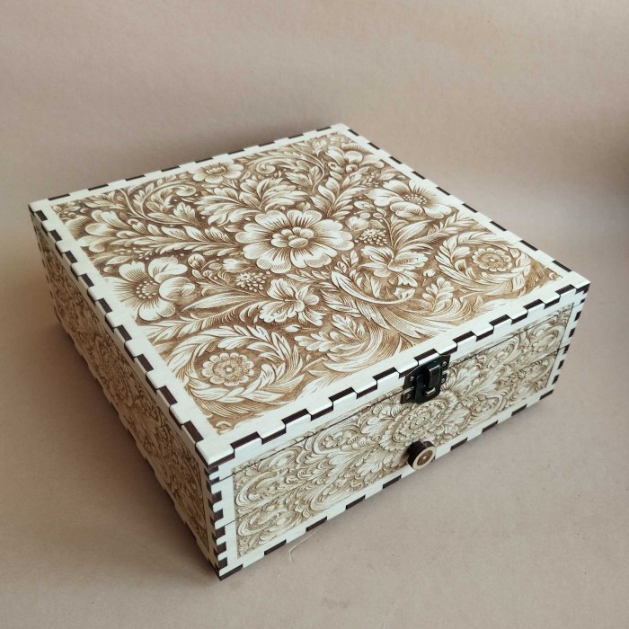 Скринька для рукоділля з висувним ящиком 060642