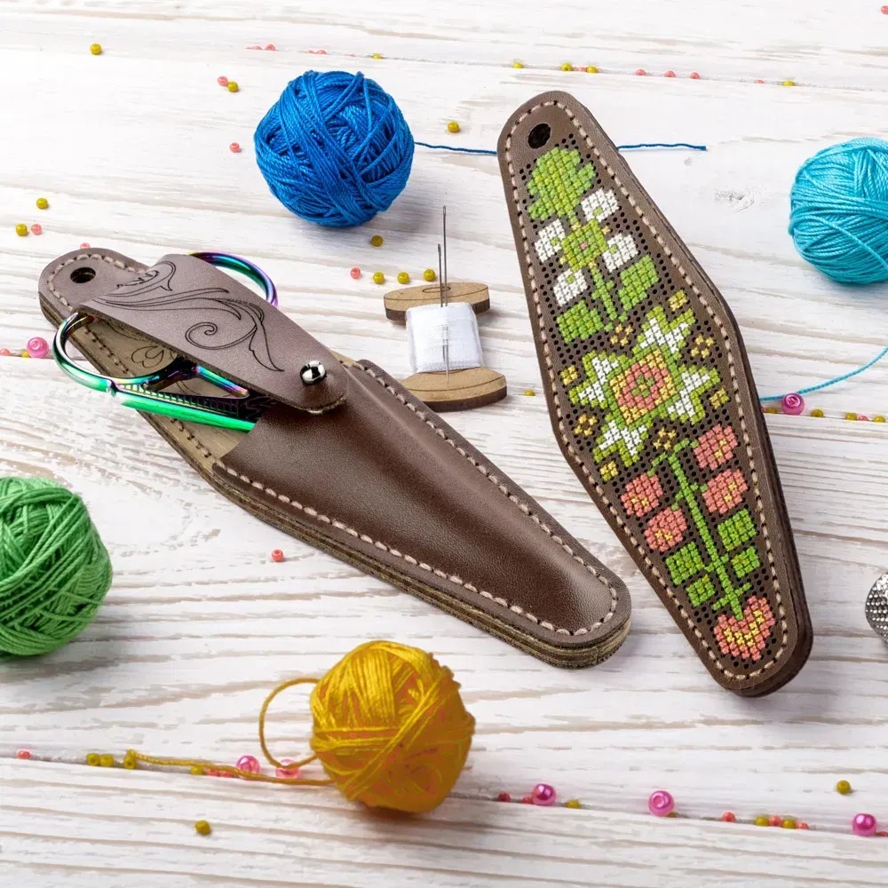 Набір для створення чохла для ножиць FLTL-070 Полуничка