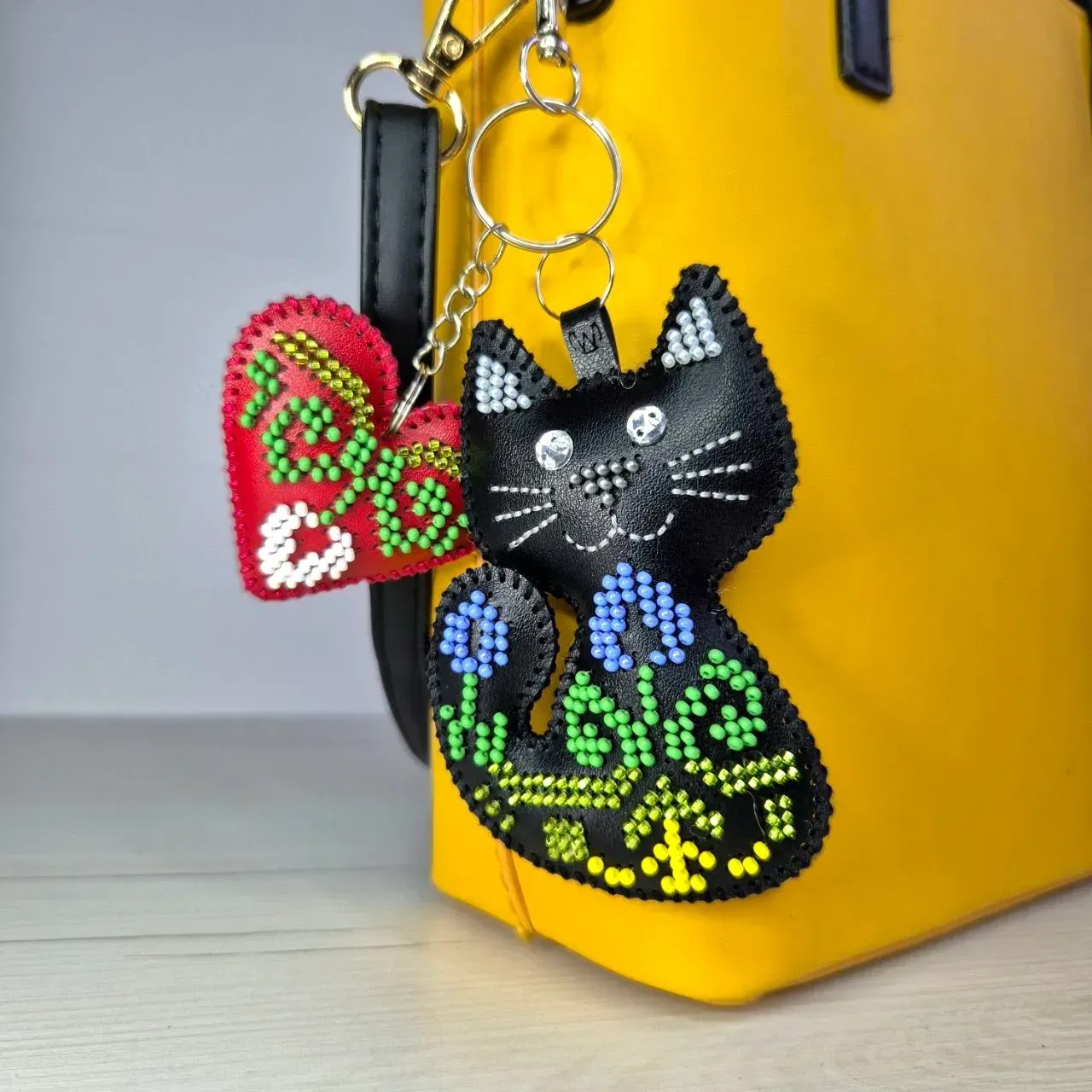 Набір для вишивки бісером на штучній шкірі шарму для сумки FLBB-181 Котячі обійми