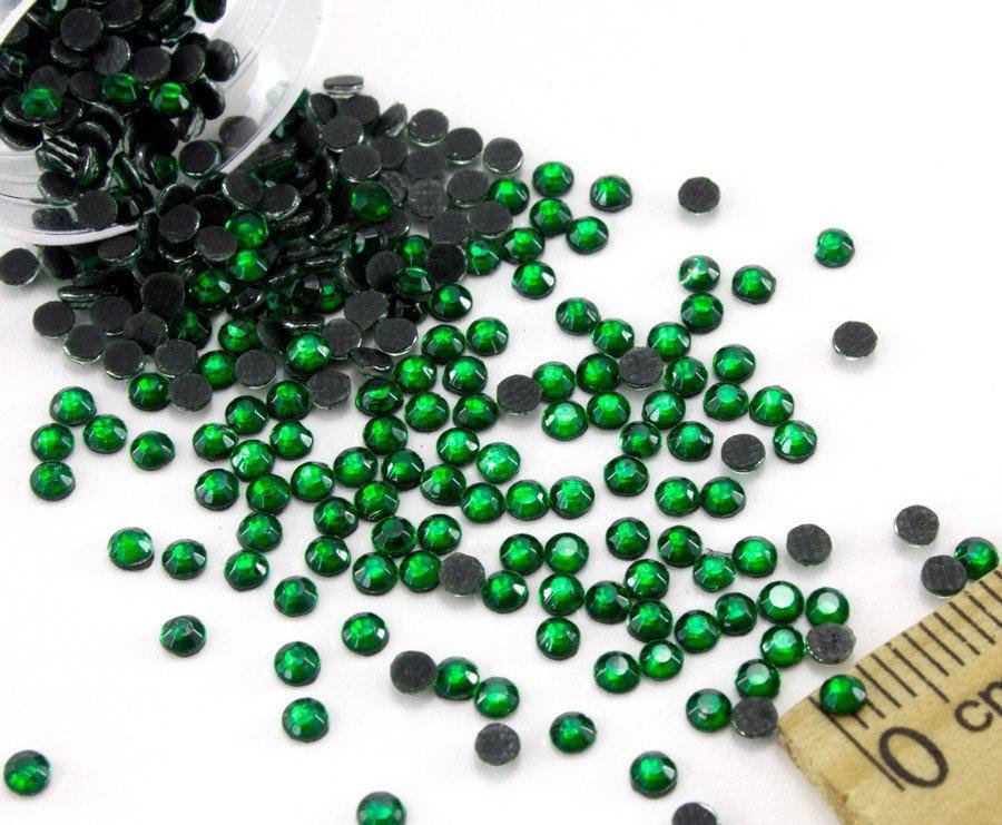 Стрази SS16 скляні ≈ 3,7-4 мм) термоклейові Колір - зелений (близько 400 штук)