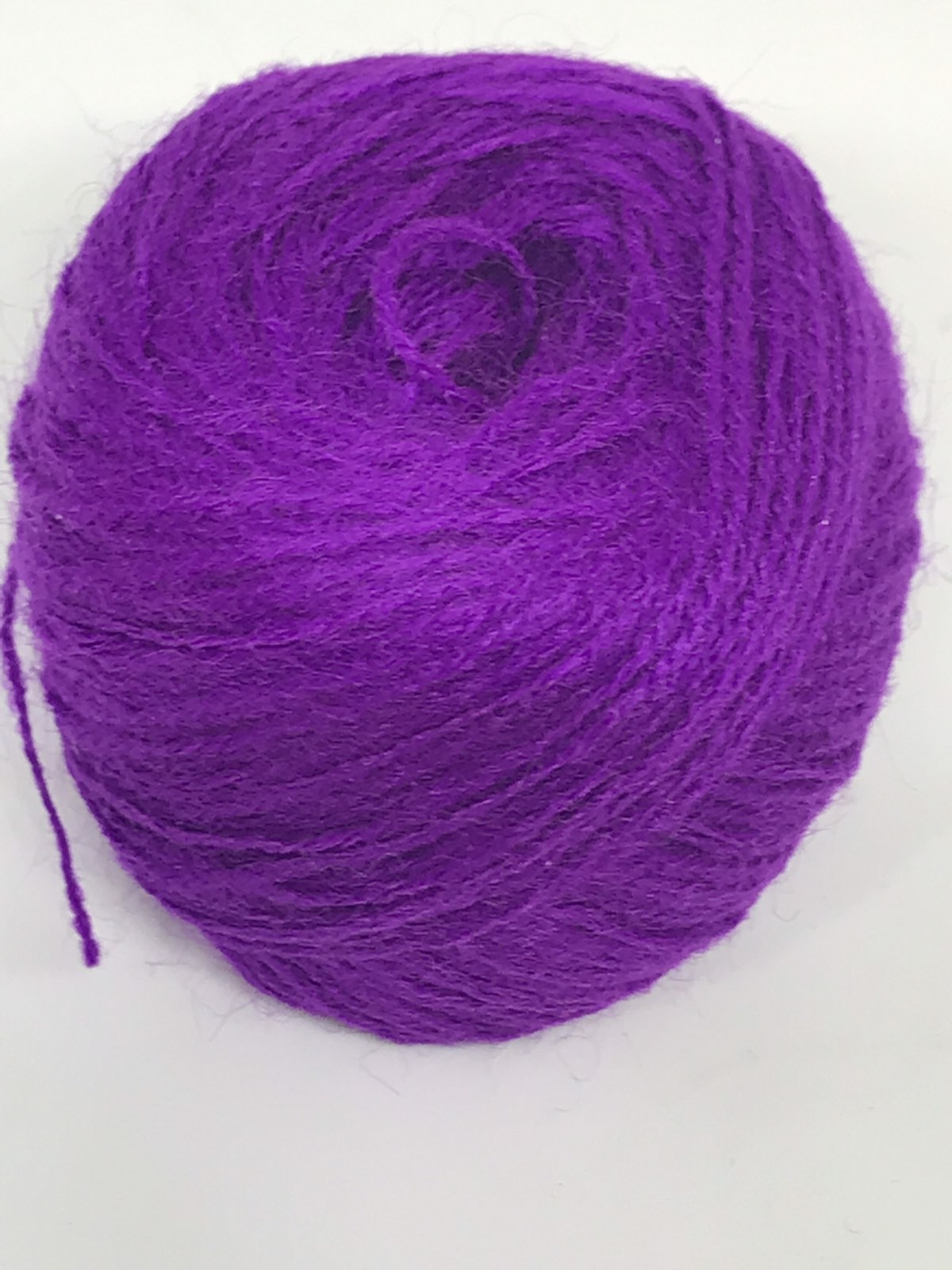 Акриловая нитка для вышивки, фиолетовый 394