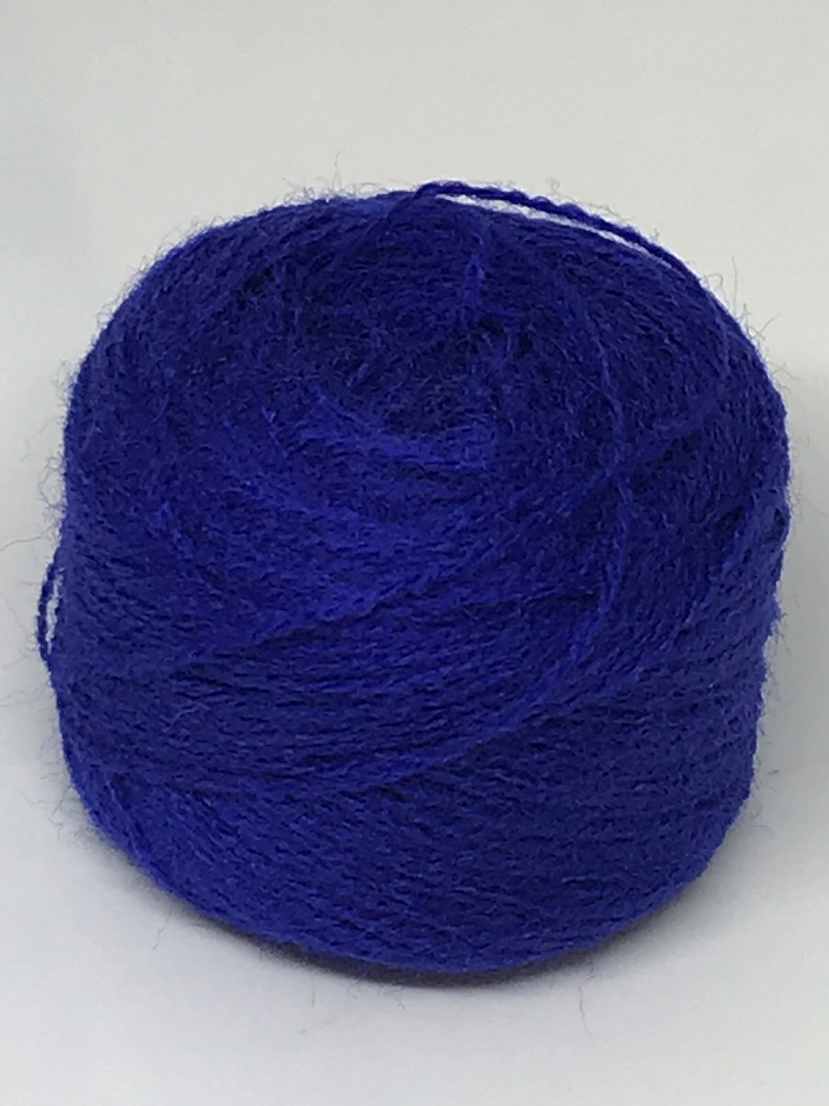 Акрилова нитка для вишивки темно синя 307