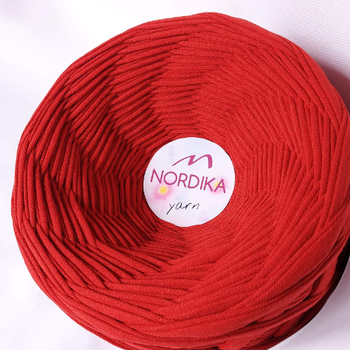 Трикотажна пряжа Nordika Yarn 7-9 мм 50м червона 79-001