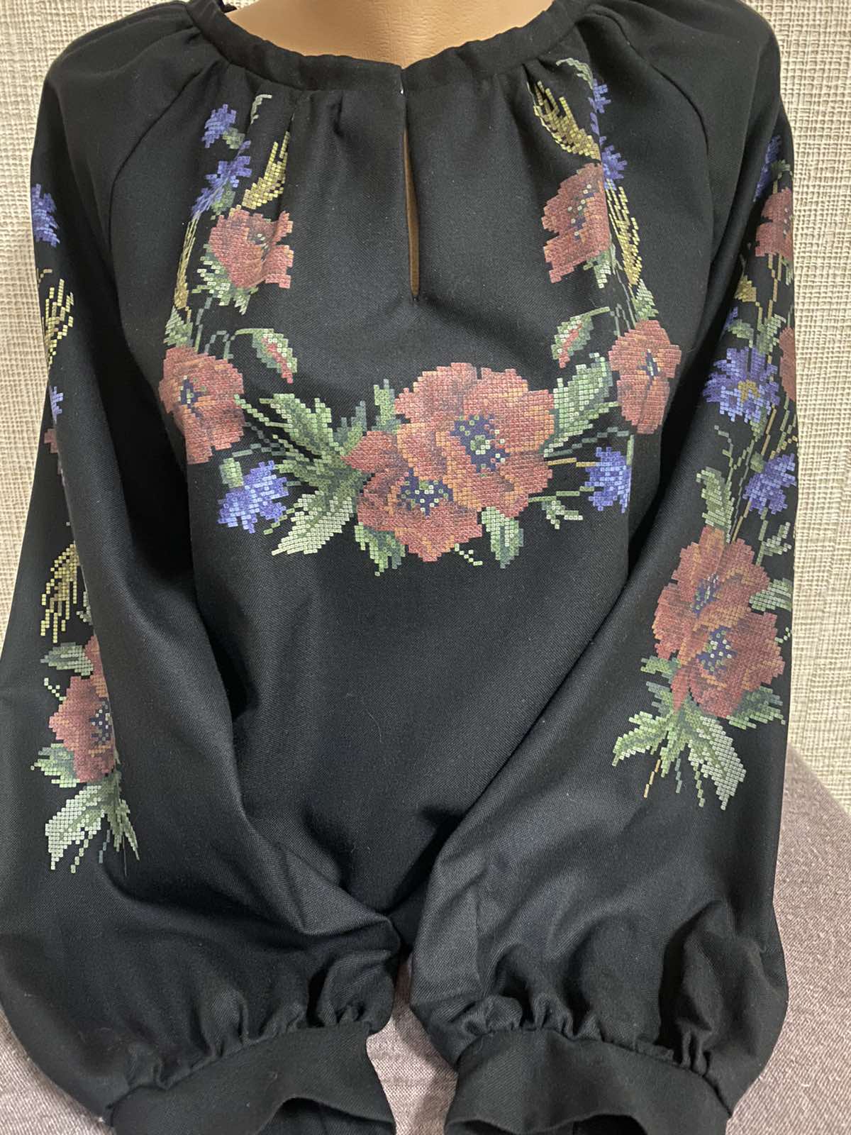 Пошита жіноча блуза для вишивання бісером або нитками Б-114.1 