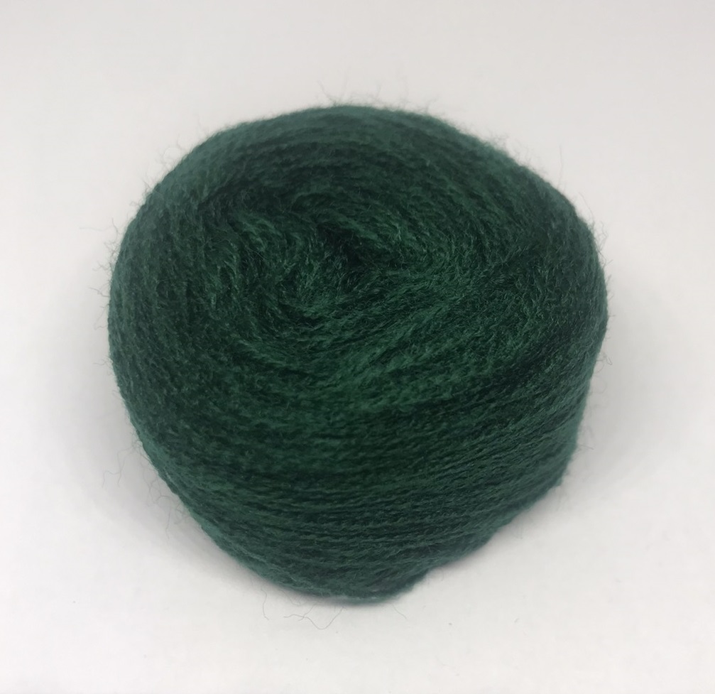 Акрилова нитка для вишивки 509 темно-зелена