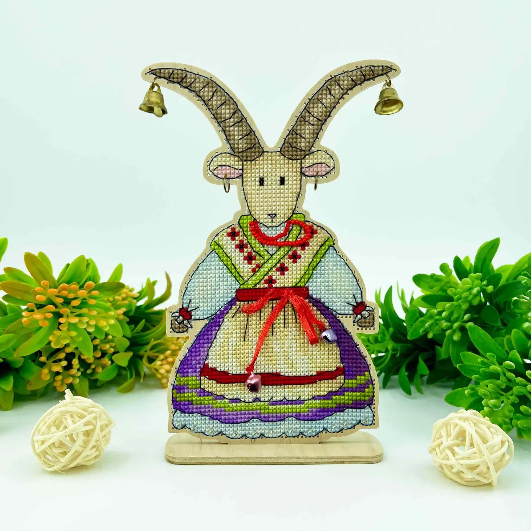 Набір для вишивання по дереву інтер'єрної прикраси YUMI_010_WF Коза Маланка