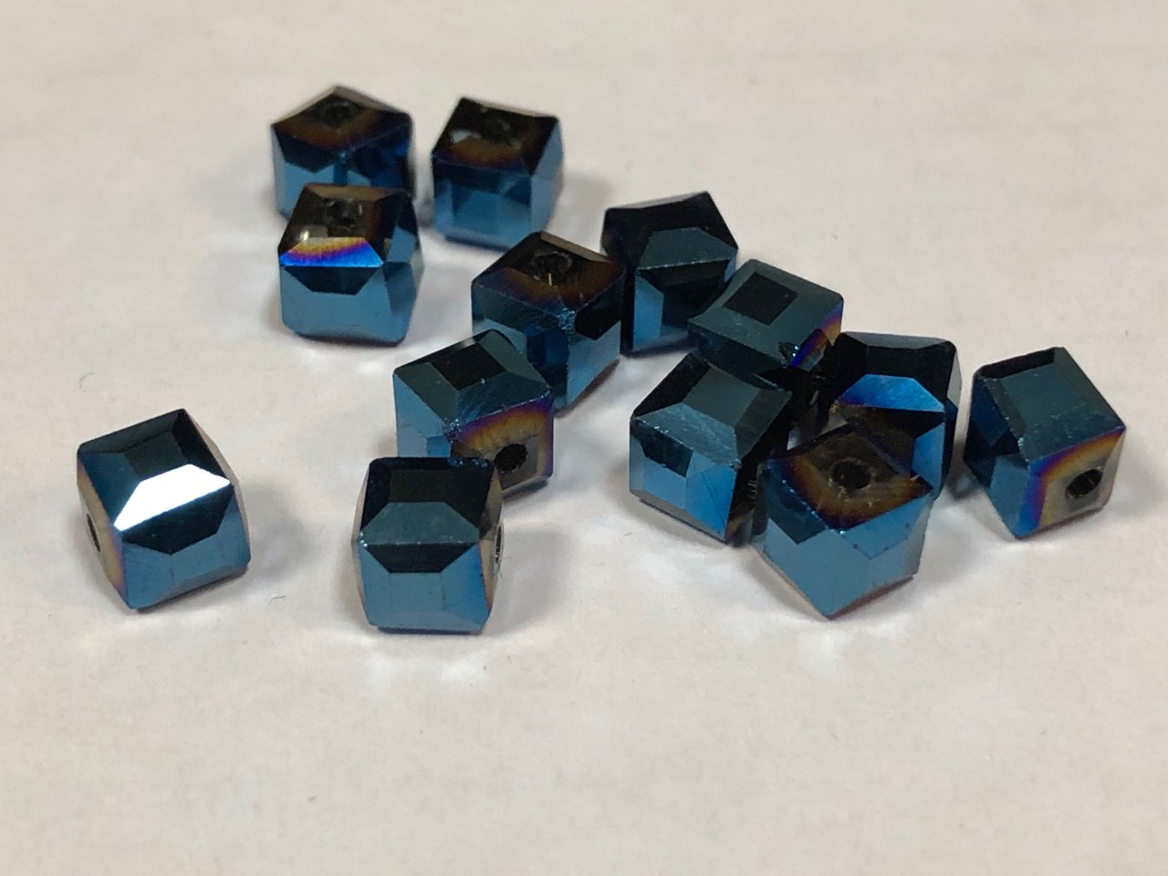 Намистини гальваника скло 4х4х4мм,  горіння, кубики, колір синій УТ100009280